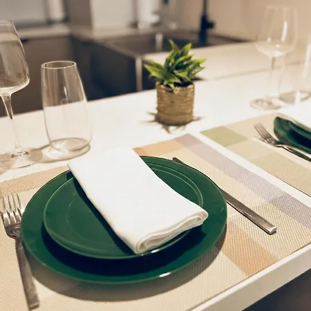 Near Mr Bricolage * 瓦爾納