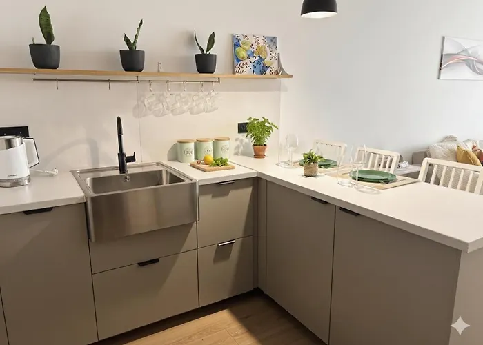 Near Mr Bricolage 瓦爾納