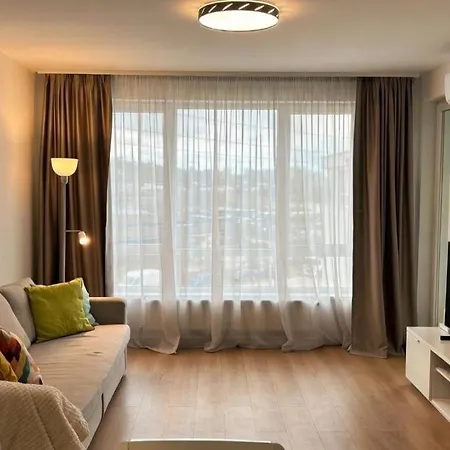 アパート Near Mr Bricolage